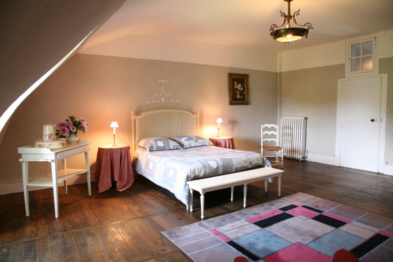 Suite Moderato Cantabile / Château de Marèges / Chambre d`hôtes en Corrèze